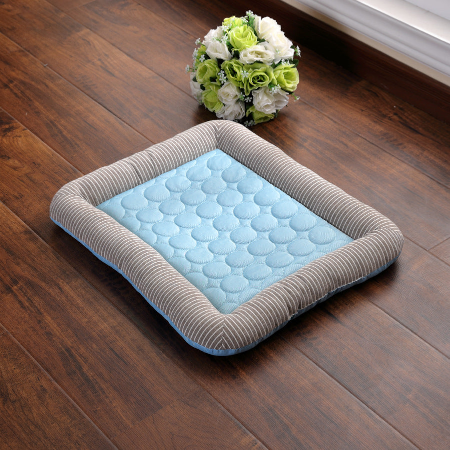 Dog Cooling Mat Light Comfortable Summer Sleeping Pad Machine