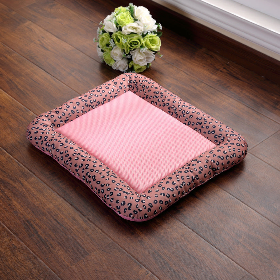 Dog Cooling Mat Light Comfortable Summer Sleeping Pad Machine